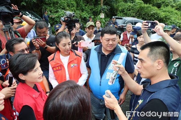 ▲行政院副院長鄭麗君赴南投縣水里、信義2鄉勘災。（圖／南投縣政府提供）