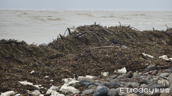 凱米颱風為台灣構築起最強海岸防禦工事。（圖／「漂浪島嶼--munch」授權）