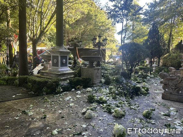 ▲台14甲線29、30日連續發生物流貨車和菜車疑似剎車失靈導致自撞車禍。（圖／記者高堂堯翻攝）