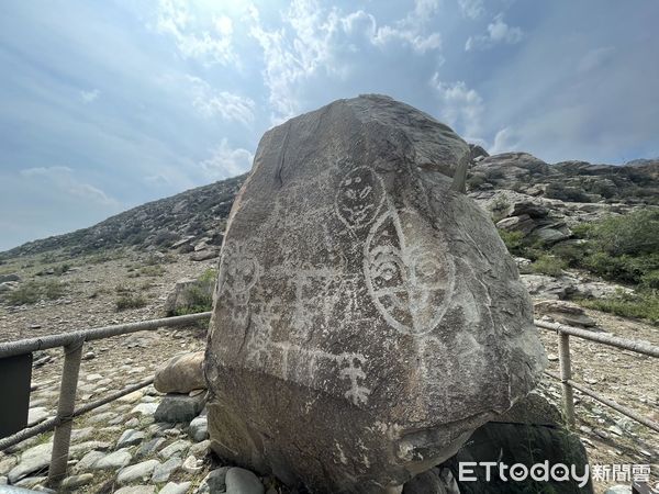 ▲▼ 寧夏、賀蘭山岩畫、雲計算中心            。（圖／記者任以芳攝）