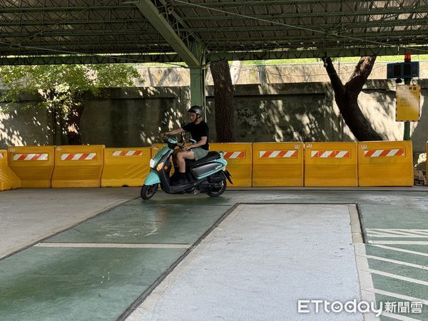 ▲▼機車考照場內路考。（圖／記者李姿慧攝）