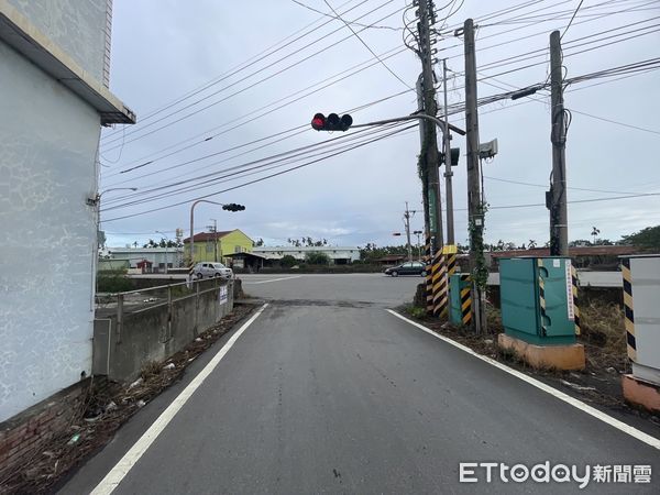 ▲▼             屏東縣里港鄉高樹大橋發生死亡車禍。（圖／記者陳崑福翻攝）