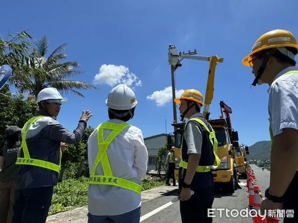 ▲滿州鄉200縣道桿線地下化工程         。（圖／台電屏東區處提供）