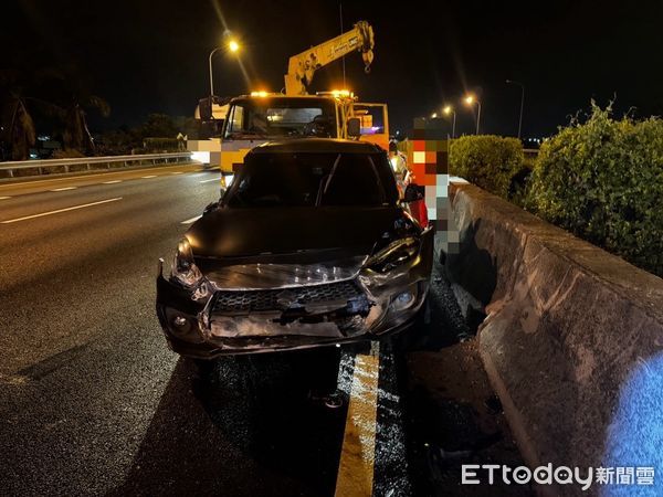 ▲五熊在國道出車禍，警方已鎖定嫌疑車輛。（圖／記者林東良翻攝，下同）