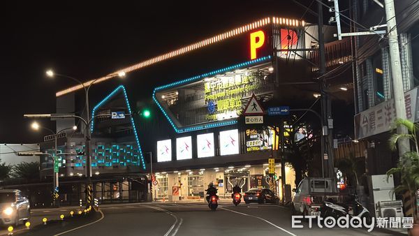 ▲▼ 豐原,好樂迪,買樓,商辦,總督戲院            。（圖／記者陳筱惠攝）