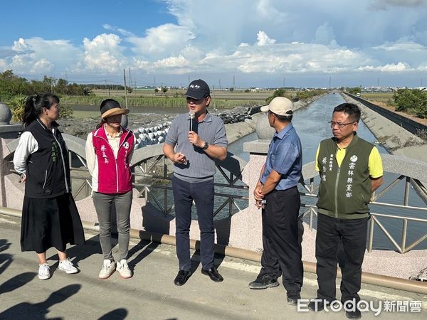 ▲凱米颱風造成水林鄉萬興大排和口湖鄉蔦松大排嚴重溢堤及潰堤淹水，立委劉建國與前立委蘇治芬、雲林縣議員蔡孟真、蔡岳儒邀集水利署第五河川分署長吳明華現場會勘。（圖／記者蔡佩旻翻攝）