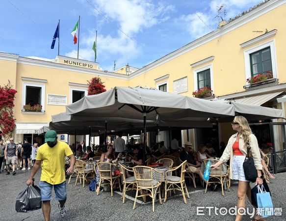 ▲卡布里島(Capri)位於蘇連多外海，美妙風光連羅馬皇帝提比略都曾長期在此隱居,南義卡布里島。（圖／記者彭懷玉攝）