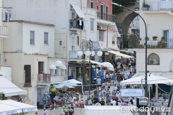 ▲卡布里島(Capri)位於蘇連多外海，美妙風光連羅馬皇帝提比略都曾長期在此隱居,南義卡布里島。（圖／記者彭懷玉攝）