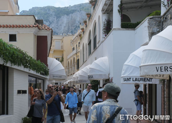 ▲卡布里島(Capri)位於蘇連多外海，美妙風光連羅馬皇帝提比略都曾長期在此隱居,南義卡布里島。（圖／記者彭懷玉攝）