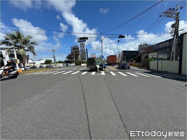 ▲自小貨車駕駛酒駕自撞中央分割島             。（圖／記者陳崑福翻攝）