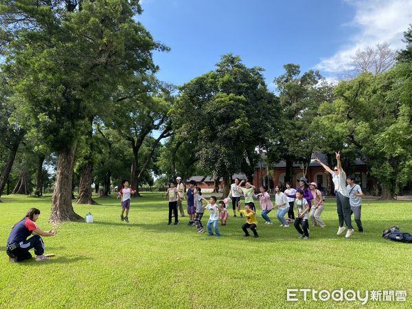 ▲台南市文化局在暑假期間結合社區，舉辦「遊山玩水夏季探索營」，五個梯次共有將近兩百名親子參加。（圖／記者林東良翻攝，下同）