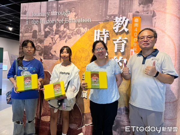 ▲台南市教育局策劃的「台南400全民教育—教育的時空旅行」主題展深受好評，吸引眾多網紅前來打卡拍攝影片分享，3日入館參觀人數已突破5萬。（圖／記者林東良翻攝，下同）