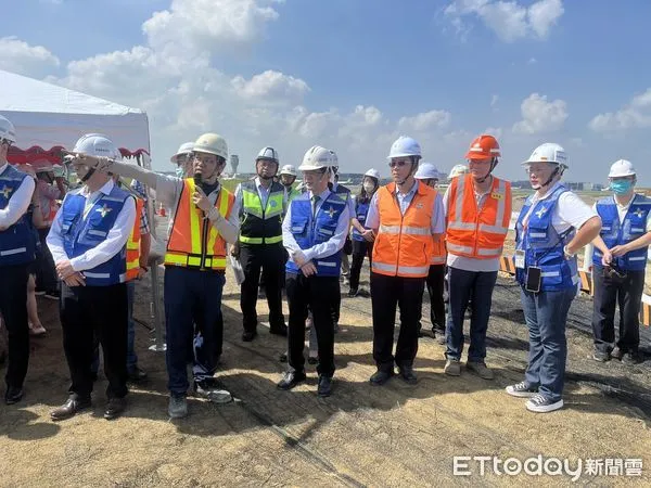 ▲▼交通部長李孟諺視察桃園機場工程及自動通關系統建置情形。（圖／交通部提供）