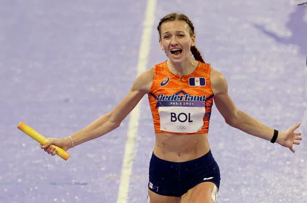 ▲▼荷蘭24歲短跑女將布爾（Femke Bol）3日在巴黎奧運女子4x400公尺接力項目，與隊友齊力奪金。（圖／路透）