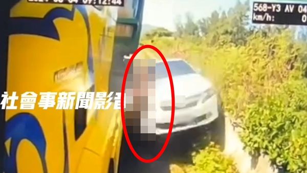 ▲貨櫃車駕駛臨停路邊下車尿尿遭撞死。（圖／翻攝自社會事新聞影音）