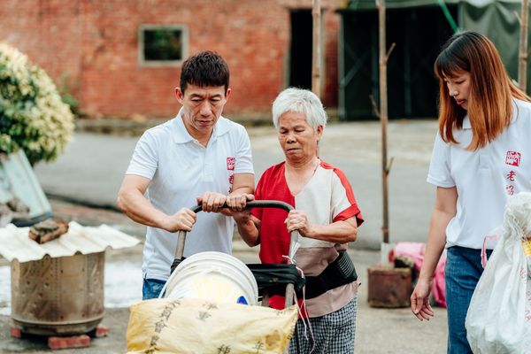 ▲▼藝人郭子乾擔任「老人福利關懷協會」愛心大使。（圖／中華民國老人福利關懷協會提供）