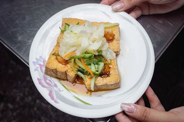 ▲▼台中臭豆腐50年以伯麵線臭豆腐。（圖／部落客美熊提供）