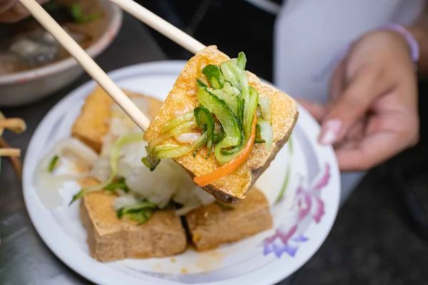 ▲▼台中臭豆腐50年以伯麵線臭豆腐。（圖／部落客美熊提供）