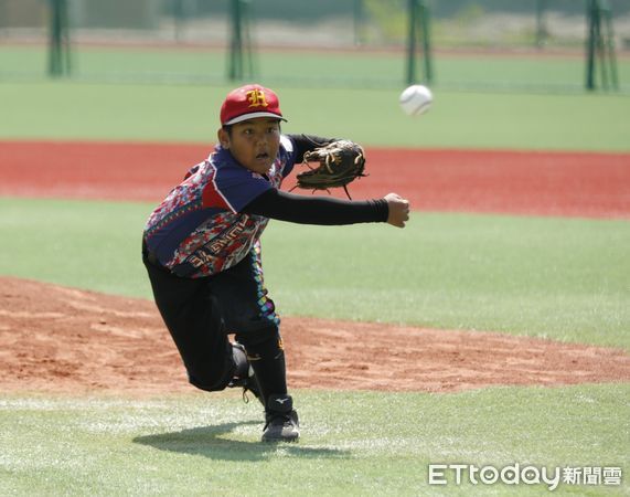 ▲▼東森杯2024年海峽兩岸(連城)青少年棒球邀請賽三四名之爭，由台東紅葉國小對上台中萬豐國小，終場萬豐以3：1守住勝利的果實。（圖／記者湯興漢攝）