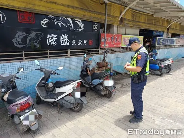 ▲東港警方會同縣警局交通隊加強華僑市場周邊道路整頓工作           。（圖／記者陳崑福翻攝）