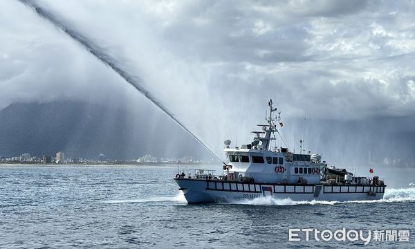 ▲台灣東部海域第一艘新型100噸級巡防艇於花蓮港口順天宮舉行成軍祈福典禮。（圖／花蓮海巡隊提供，下同）