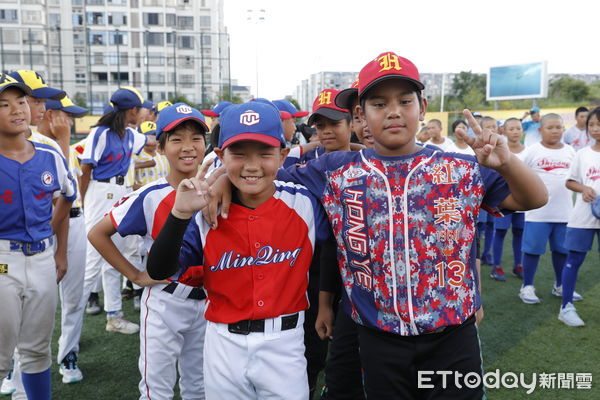 ▲▼為期三天的東森杯2024年海峽兩岸(連城)青少年棒球邀請賽於8/7完美畫下句點，兩岸小將相約明年再見。（圖／記者湯興漢攝）