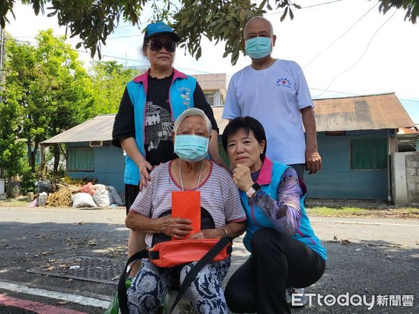 ▲▼91歲獨居葉奶奶已居住超過70年的老宅，日前深夜被一場大火燒光光。（圖／記者王兆麟翻攝，下同）