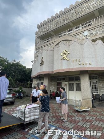 ▲▼  台電嘉義區處中元普渡，祈求供電穩定，立法院王美惠委員及台灣電力公司勞工董事游政達等關懷鄉里，由同仁自發捐款購置在地精選白米共1,320公斤，全數捐贈給嘉義地區3家弱勢團體。   。（圖／台電嘉義區處提供）