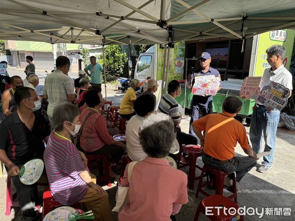 ▲▼   中埔警結合衛生局行動醫療服務列車共同反詐騙宣導  。（圖／中埔分局提供）