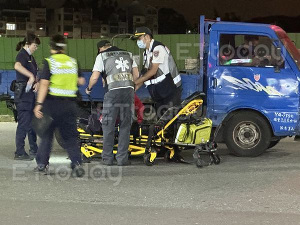 ▲高雄大寮鳳林四路發生一起車禍，唯一死亡的是一隻壁虎             。（圖／記者吳奕靖翻攝）