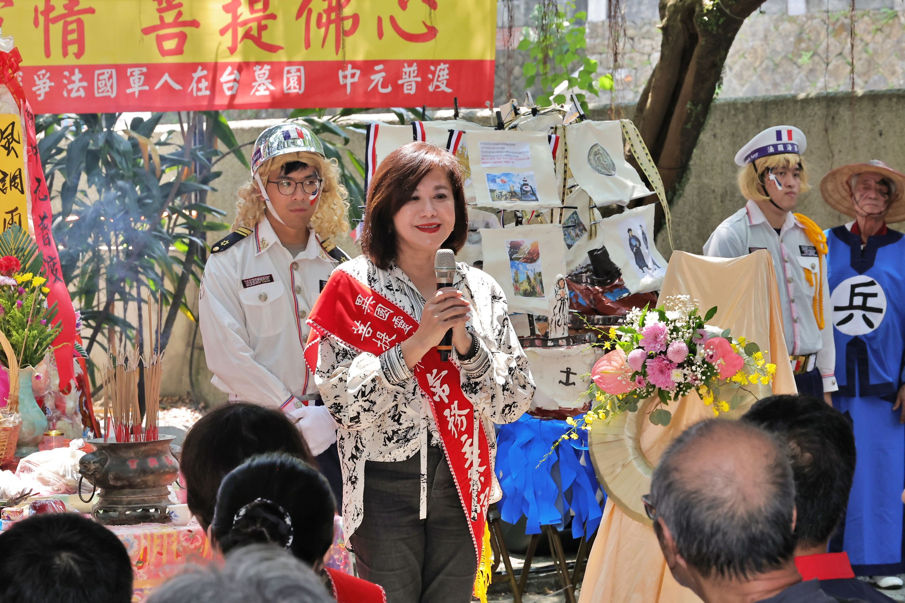 ▲基隆法國公墓中元普度。（圖／記者郭世賢翻攝）