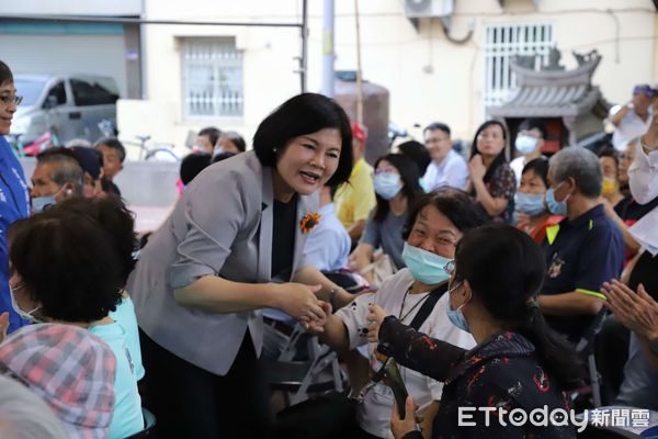 ▲「失智友善廟口行！媽祖賜福真感情」活動，利用廟口文化介紹失智症，以及如何在社區幫助疑似失智患者的方法，提升民眾對失智症的警覺和應對能力。（圖／記者蔡佩旻翻攝）