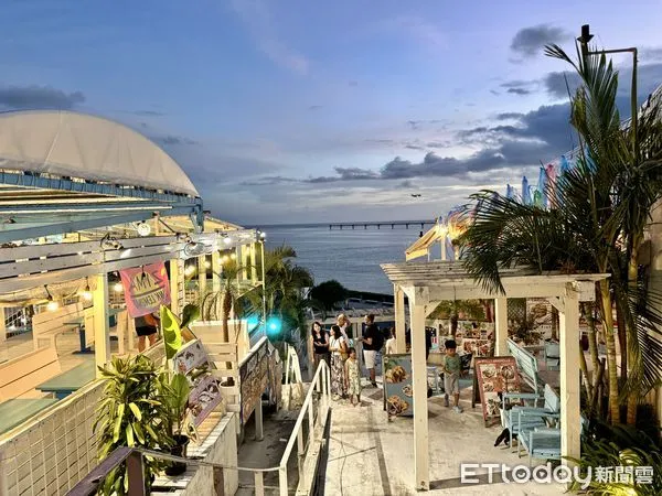 ▲瀨長島Umikaji Terrace,沖繩旅遊,日本旅遊,沖繩景點,瀨長島夕陽。（圖／記者彭懷玉攝）