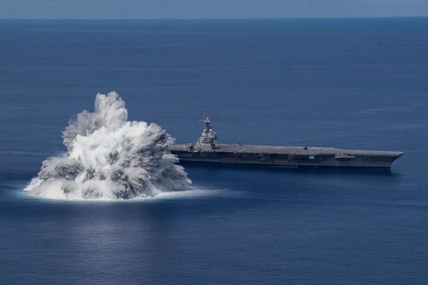 ▲▼美國最新福特號航母進行全艦衝擊測試。（圖／翻攝自USS Gerald R. Ford–CVN 78臉書專頁）