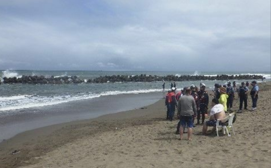 ▲▼日海水浴場77歲管理員下海救「溺水泳客」溺亡。（圖／翻攝自上越海上保安署）