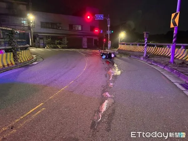 ▲▼鶯歌黃女騎機車碾過豬腸內臟，人車甩飛受傷             。（圖／記者陳以昇翻攝）