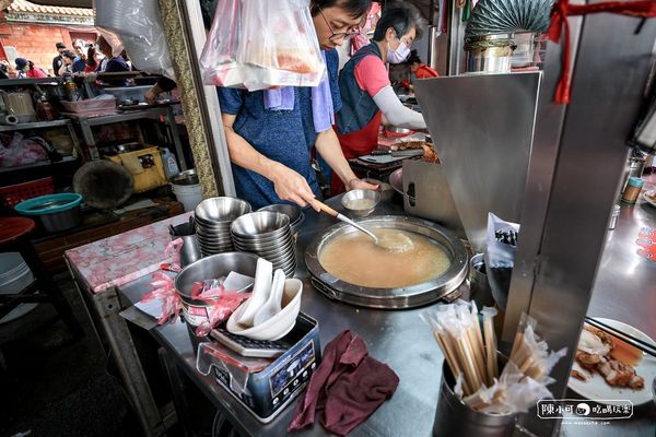 ▲▼大稻埕廟口肉粥葉家肉粥，菜單推薦紅燒肉炸物。（圖／部落客陳小可提供）