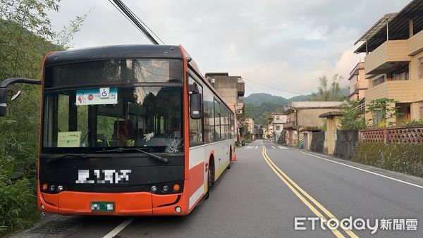 ▲▼ 新北女行人遭公車撞擊死亡            。（圖／記者戴上容翻攝）