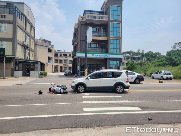 ▲▼8月13日金門金湖鎮環島南路四段陶瓷廠路段車禍             。（圖／記者林名揚翻攝）