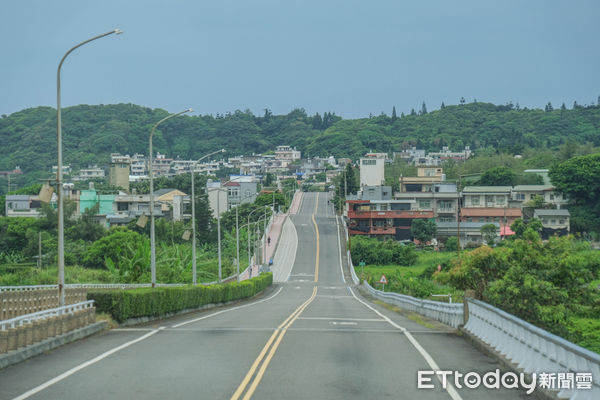 ▲波浪大道(磺清大橋),金山旅遊。（圖／記者彭懷玉攝）