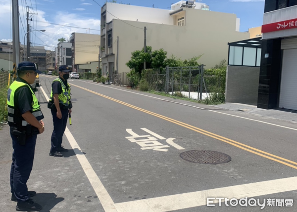 ▲東港警分局19日起展開7天無號誌路口取締勤務            。（圖／記者陳崑福翻攝）