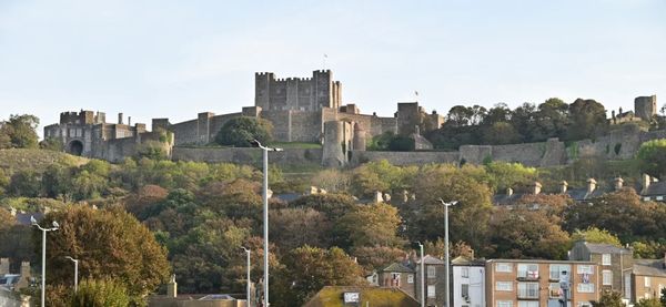 ▲▼要說英國知名城堡，屹立在英國東南岸多佛的多佛城堡（Dover Castle）一定名列其中，這邊自古以來就是鎮守多佛海峽的要塞。（圖／部落客Travel with Leo授權提供，勿擅自翻攝）