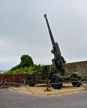 ▲▼要說英國知名城堡，屹立在英國東南岸多佛的多佛城堡（Dover Castle）一定名列其中，這邊自古以來就是鎮守多佛海峽的要塞。（圖／部落客Travel with Leo授權提供，勿擅自翻攝）