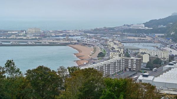 ▲▼要說英國知名城堡，屹立在英國東南岸多佛的多佛城堡（Dover Castle）一定名列其中，這邊自古以來就是鎮守多佛海峽的要塞。（圖／部落客Travel with Leo授權提供，勿擅自翻攝）