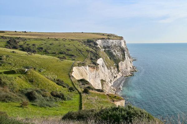 ▲▼要說英國知名城堡，屹立在英國東南岸多佛的多佛城堡（Dover Castle）一定名列其中，這邊自古以來就是鎮守多佛海峽的要塞。（圖／部落客Travel with Leo授權提供，勿擅自翻攝）