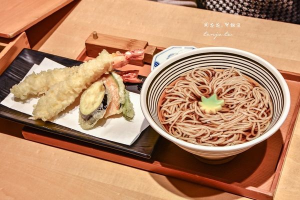 ▲▼酒彩蕎麥初代 東京超酷白色咖哩烏龍麵！。（圖／部落客周花花提供）