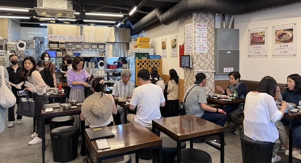 ▲▼韓國首爾廣藏市場美食，富村生牛肉。（圖／部落客小虎提供）