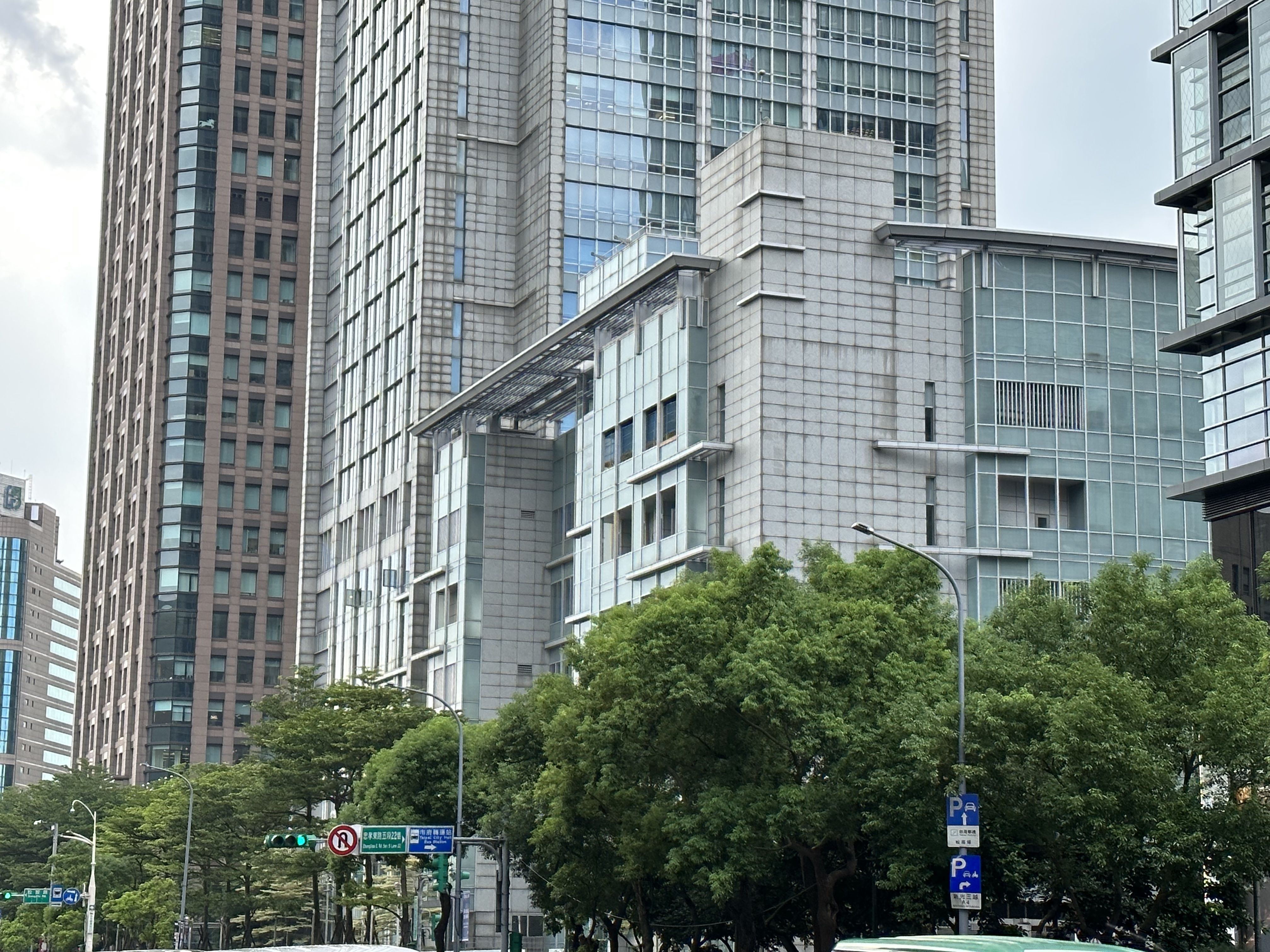 ▲信義誠品,統一時代二館,Dream Plaza。（圖／記者蔡惠如攝）