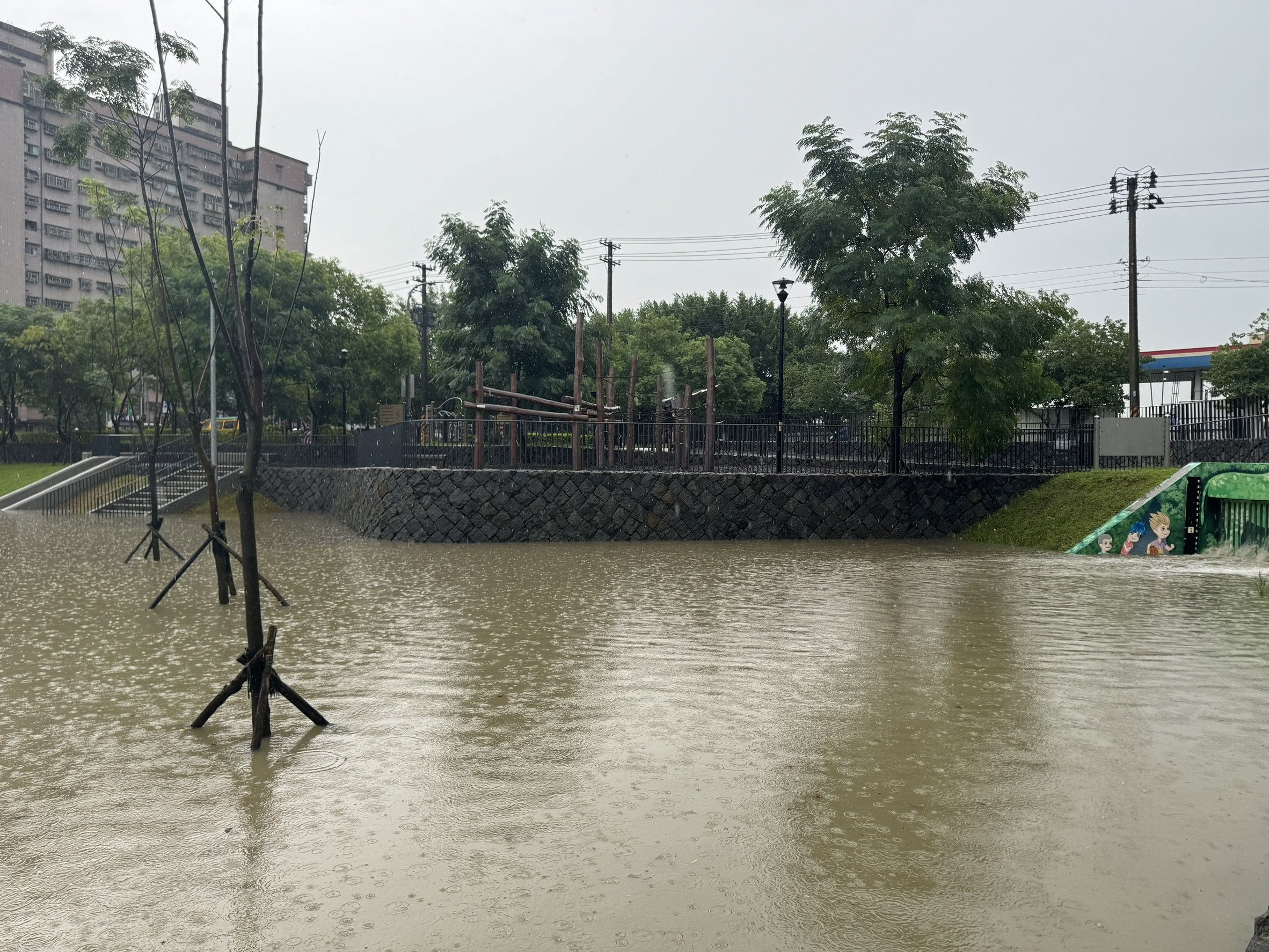 ▲迎戰強降雨　新莊中港大排、中和壽德滯洪池發揮作用。（圖／新北市水利局提供）