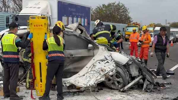 ▲國谈彰化路段7車連環撞釀2死。（圖／記者唐詠絮翻攝，資料圖）